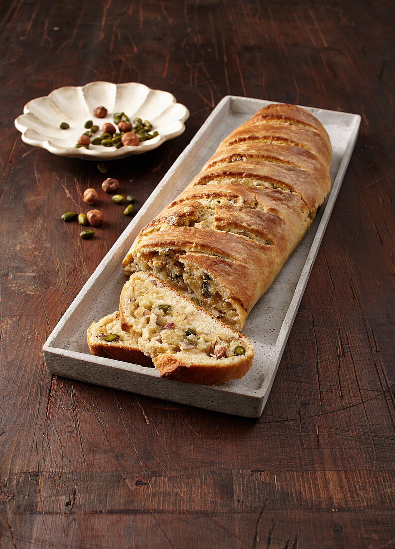 Almond bread with pistachios and hazelnuts