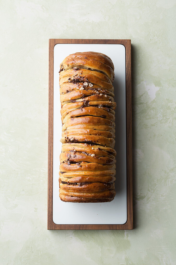 Pull-apart bread with marzipan and chocolate made from pre-made pastry