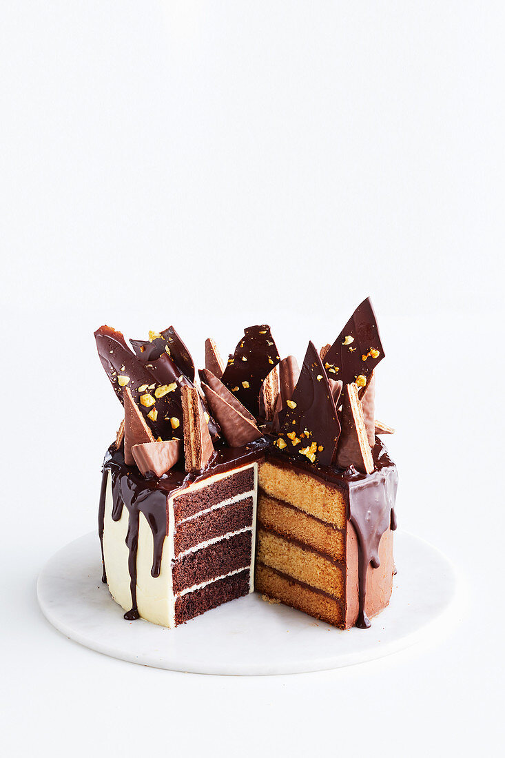 Tim Tam Honeycomb Cake, angeschnitten (Australien)