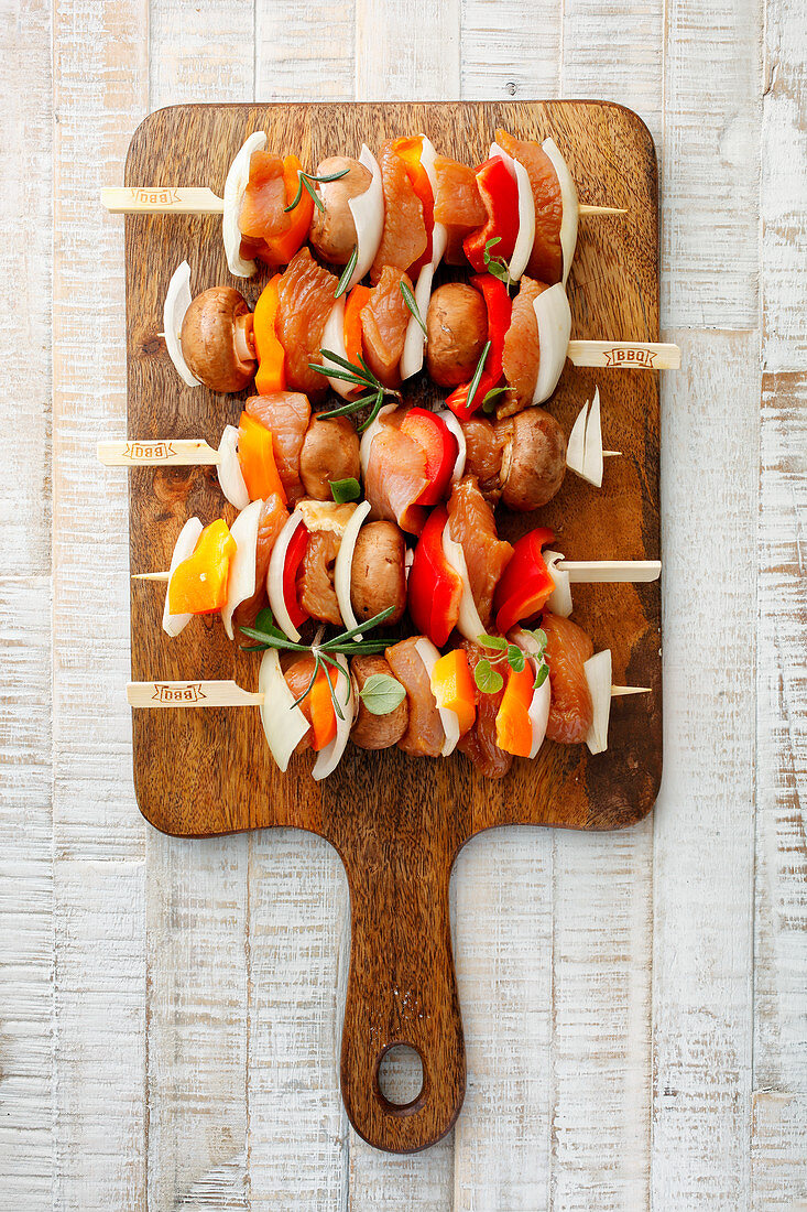 Turkey skewers with mushrooms, peppers and onions