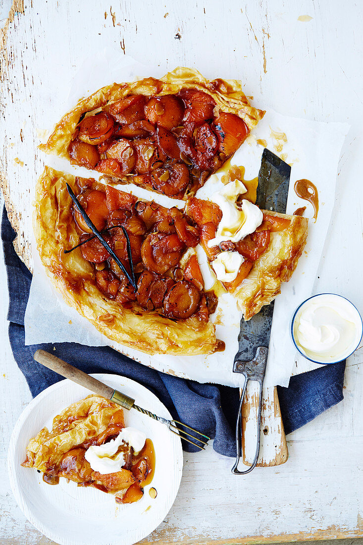 Aprikosen-Mandel-Tarte Tatin