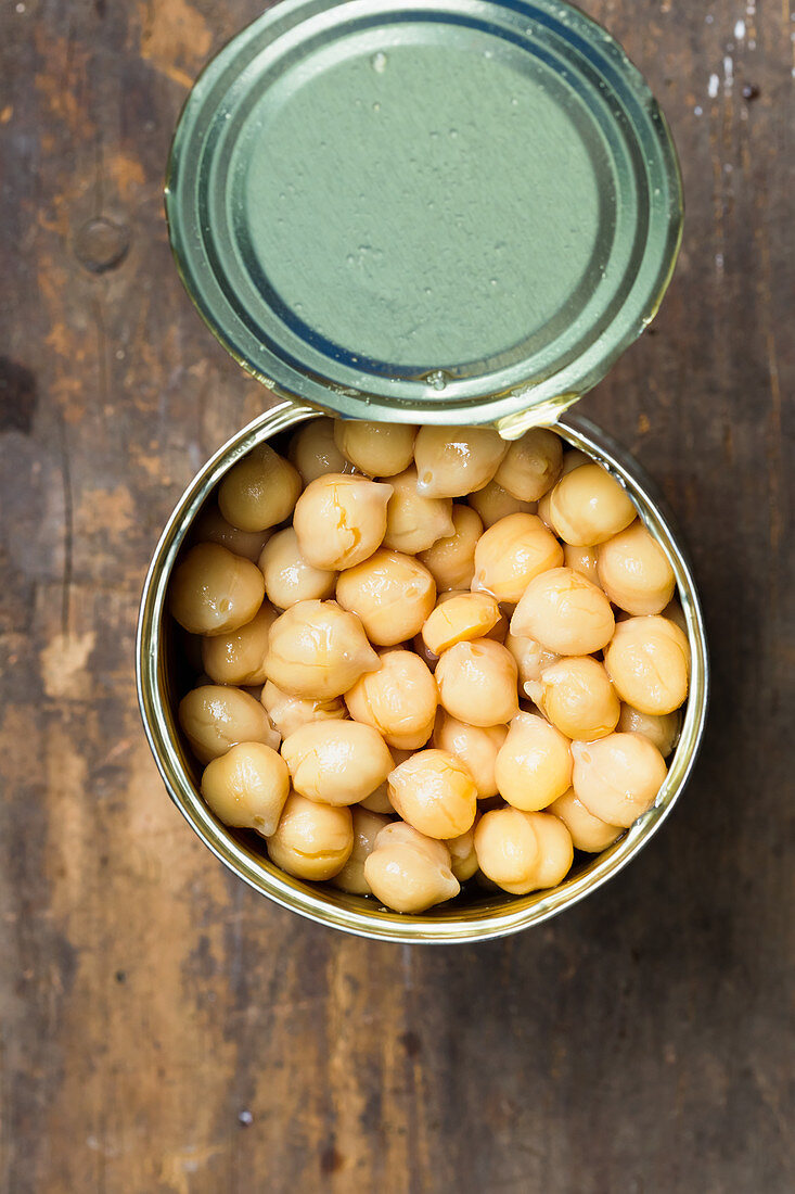 Chickpeas in an opened can (top view)