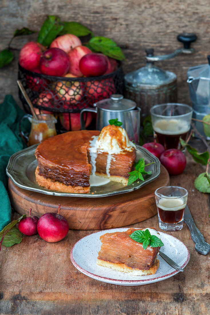 Apple tart tatin made with thin slices of apple and caramel