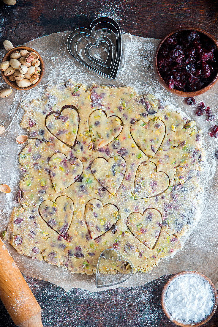 Raw cookies with cranberries and pistachios