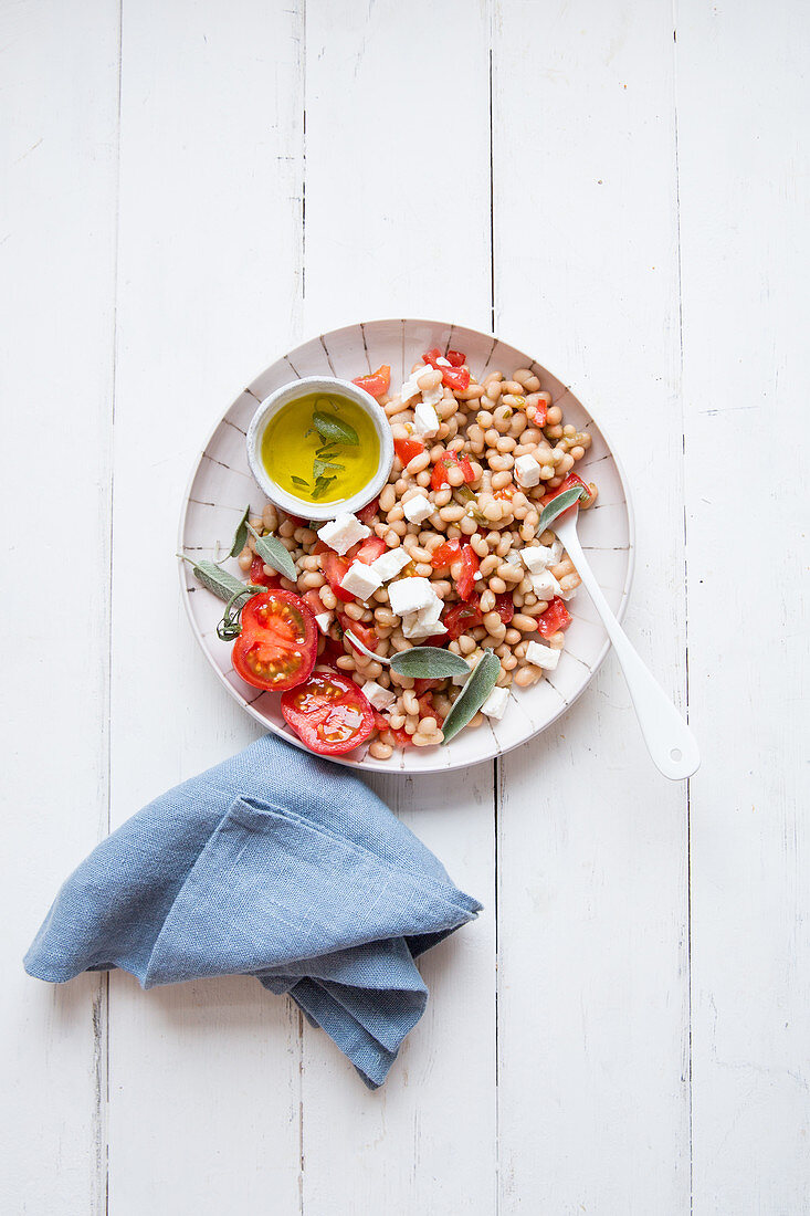 Bohnensalat mit Tomaten und Feta