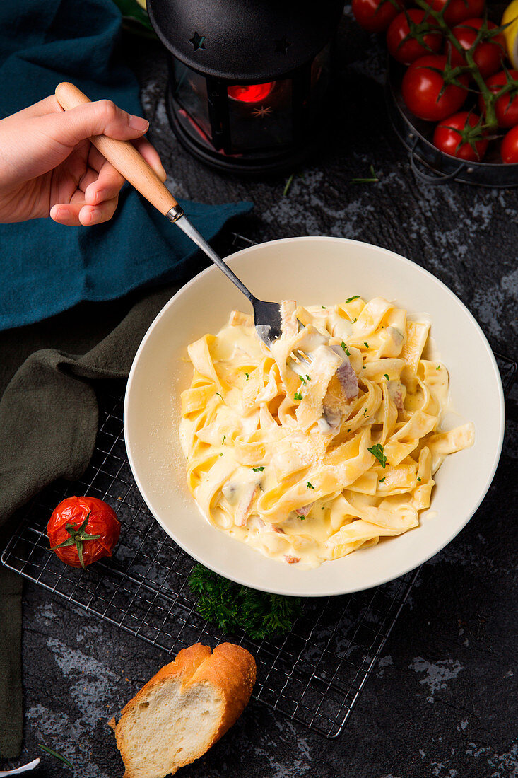 Tagliatelle with cheese sauce