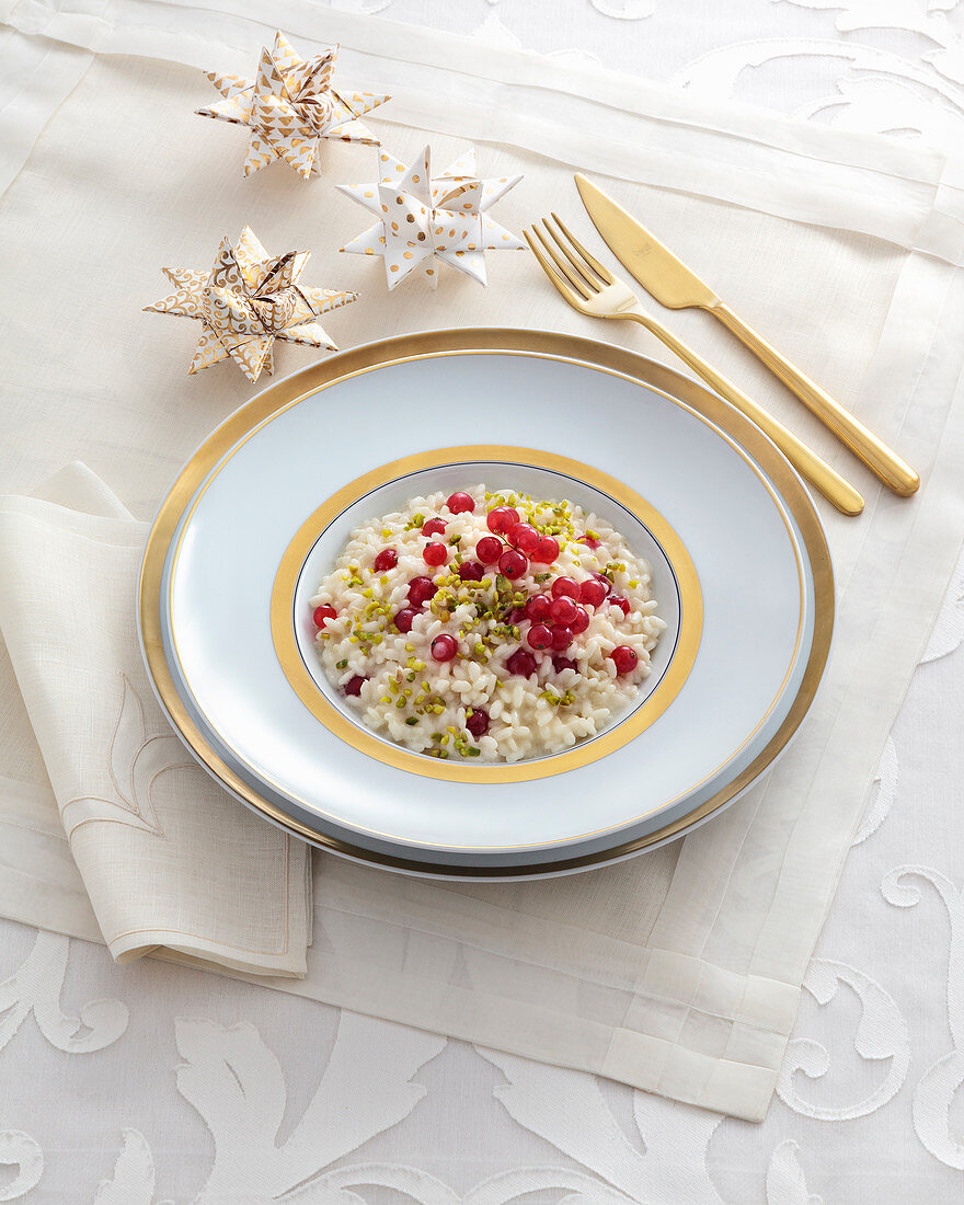 Johannisbeeren-Taleggio-Risotto mit Pistazien