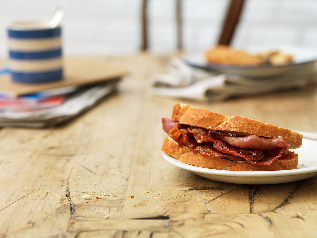Sandwich mit Bacon zum Frühstück