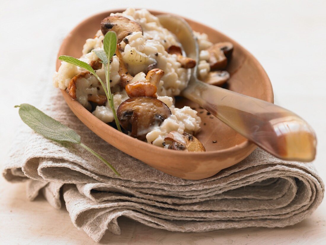 Risotto with mushrooms, sage and lemon