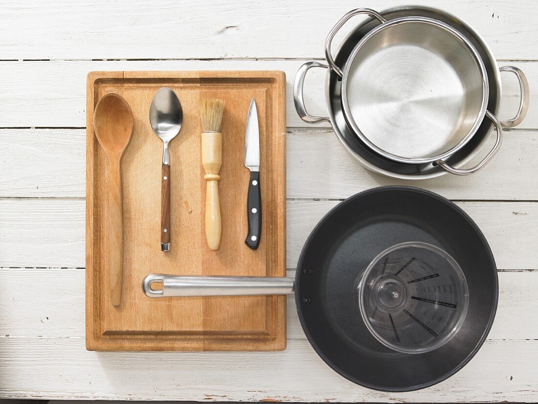 Kitchen utensils for preparing mushroom risotto