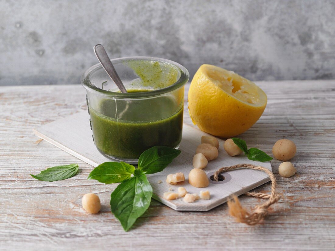 A macadamia and lime topping for soups