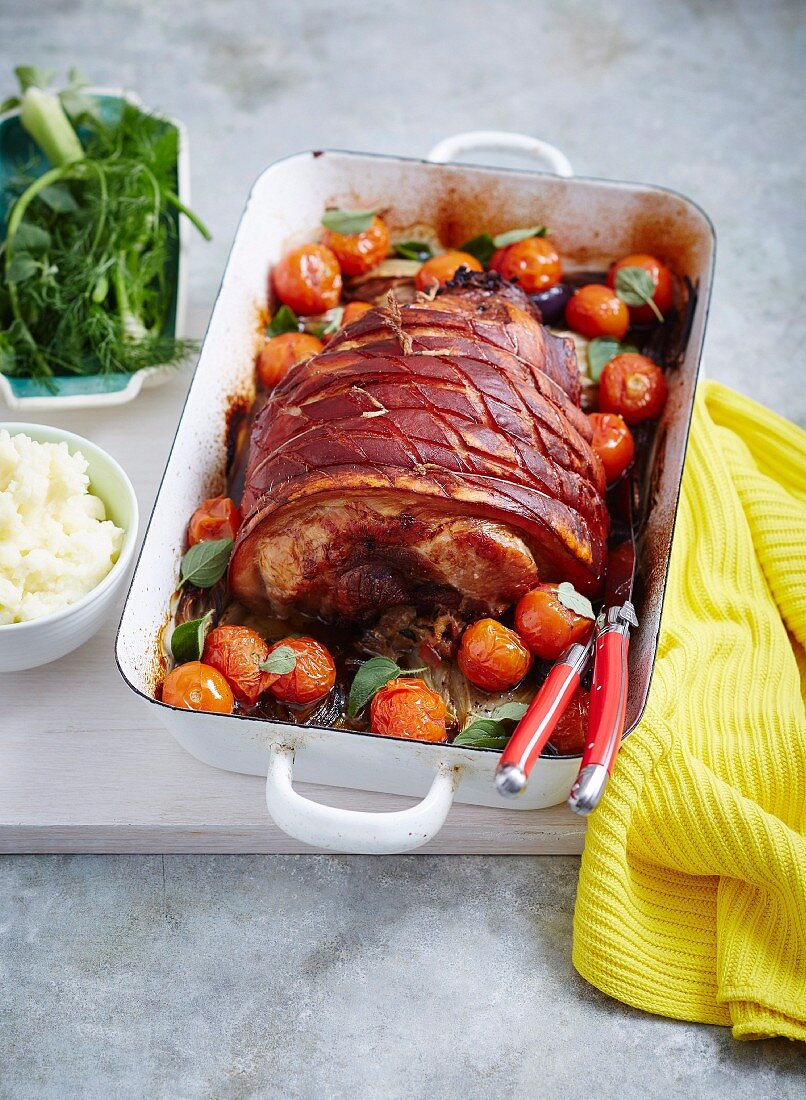 Schweinebraten italienische Art mit Tomaten und Oregano