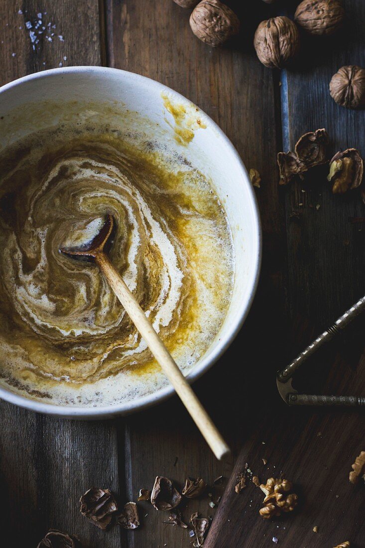 Backmischung für salzige Ahorn-Walnuss-Torte