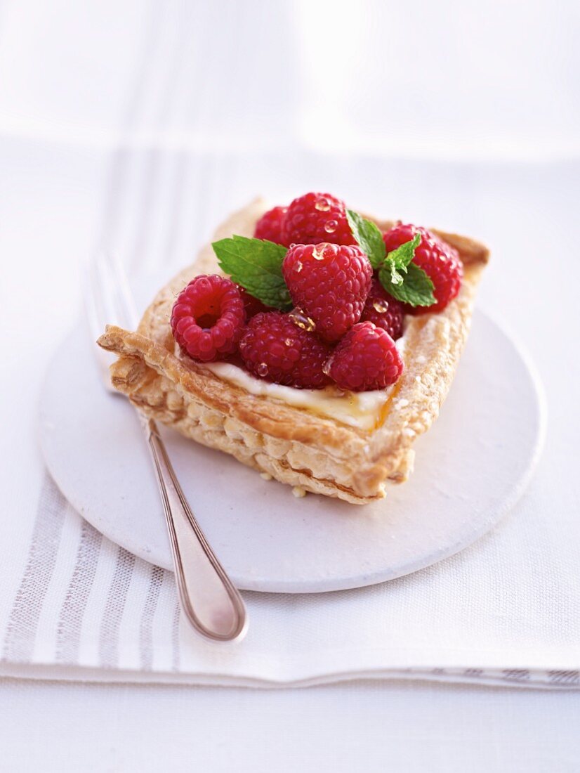 Puff pastry tart with raspberries