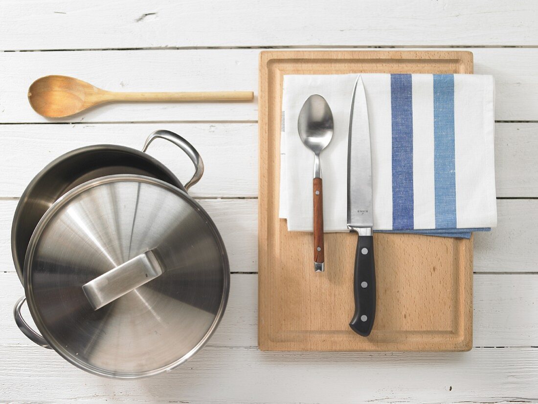 Kitchen utensils for a potato dish