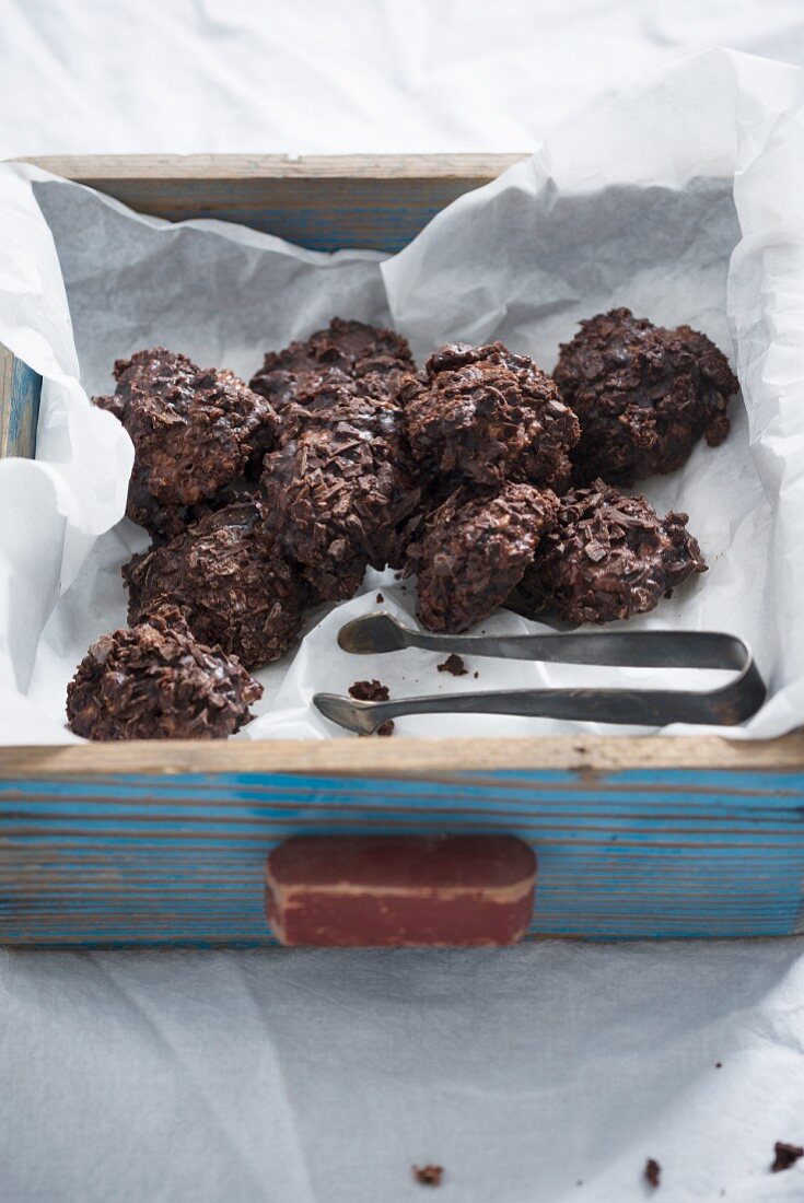 Chocolate cookies in a wooden box