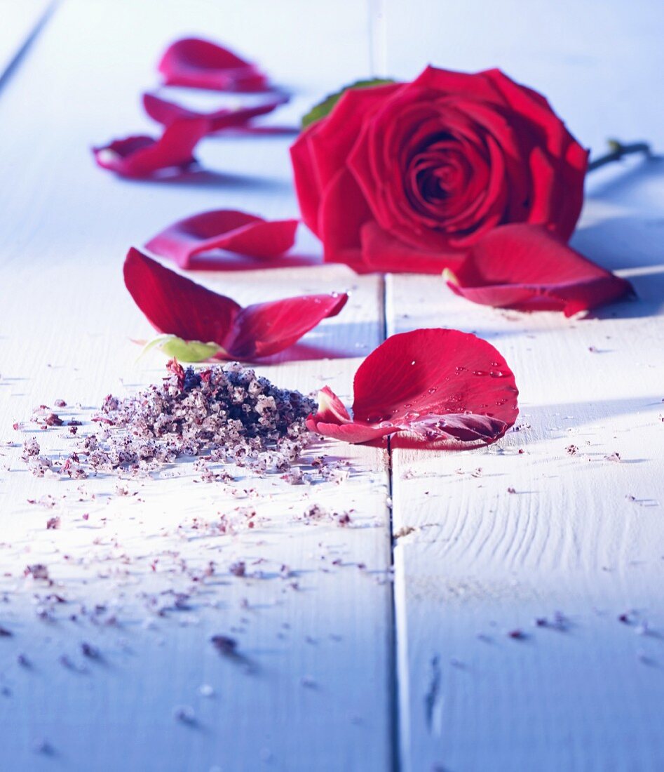 Rose salt with a rose and rose petals