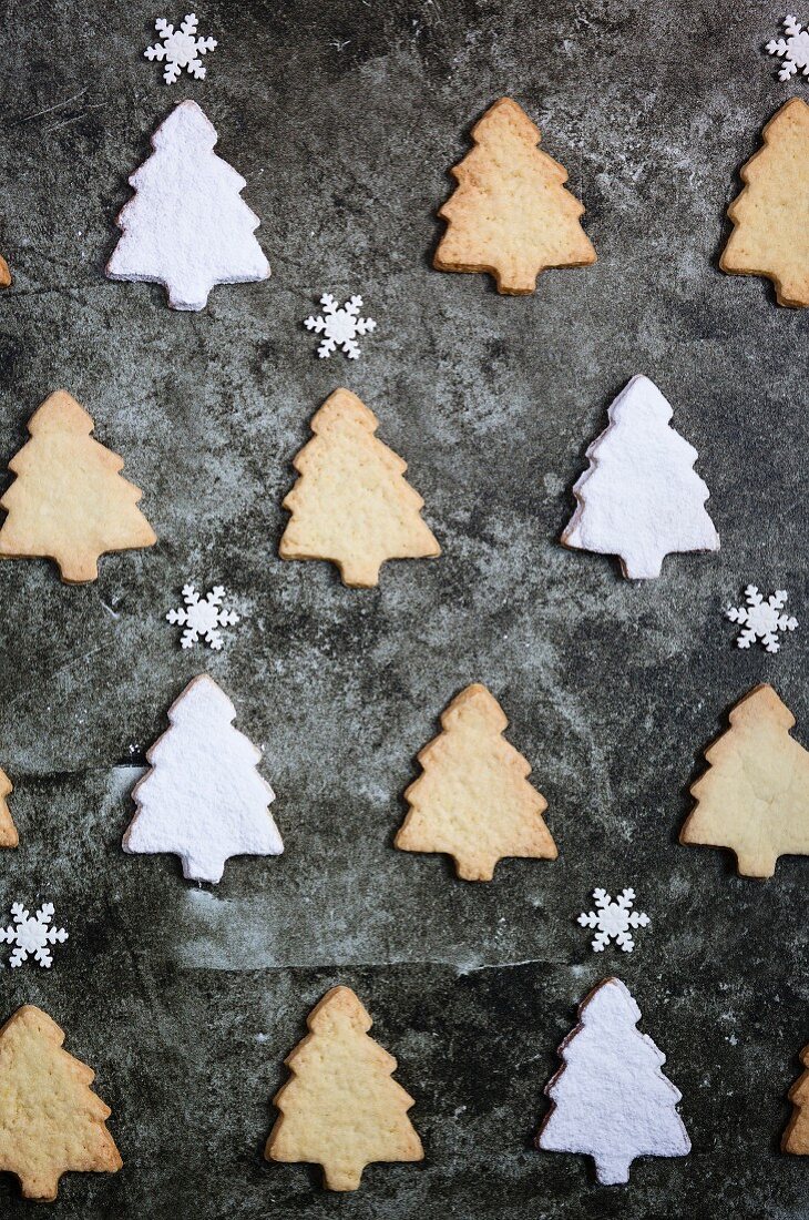 Weihnachtsplätzchen in Tannenbaumform