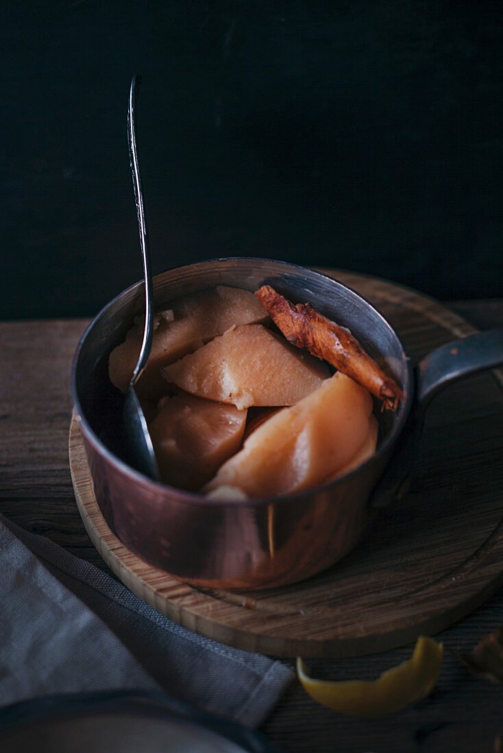 Cinnamon and vanilla cooked quince compote