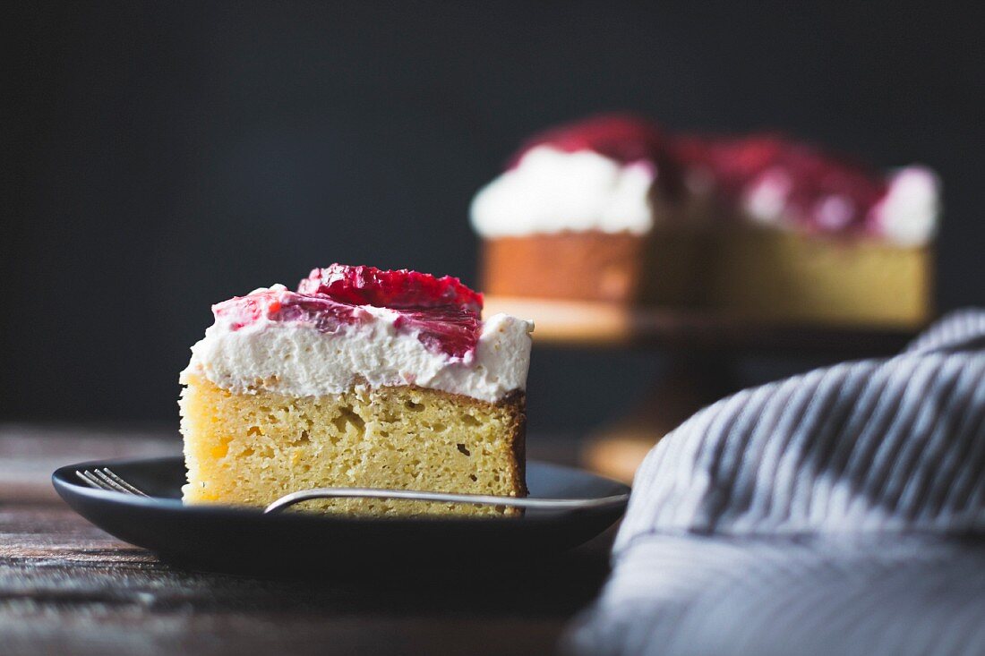 Ricotta-Maismehlkuchen mit Mascarpone und Blutorangen (glutenfrei)