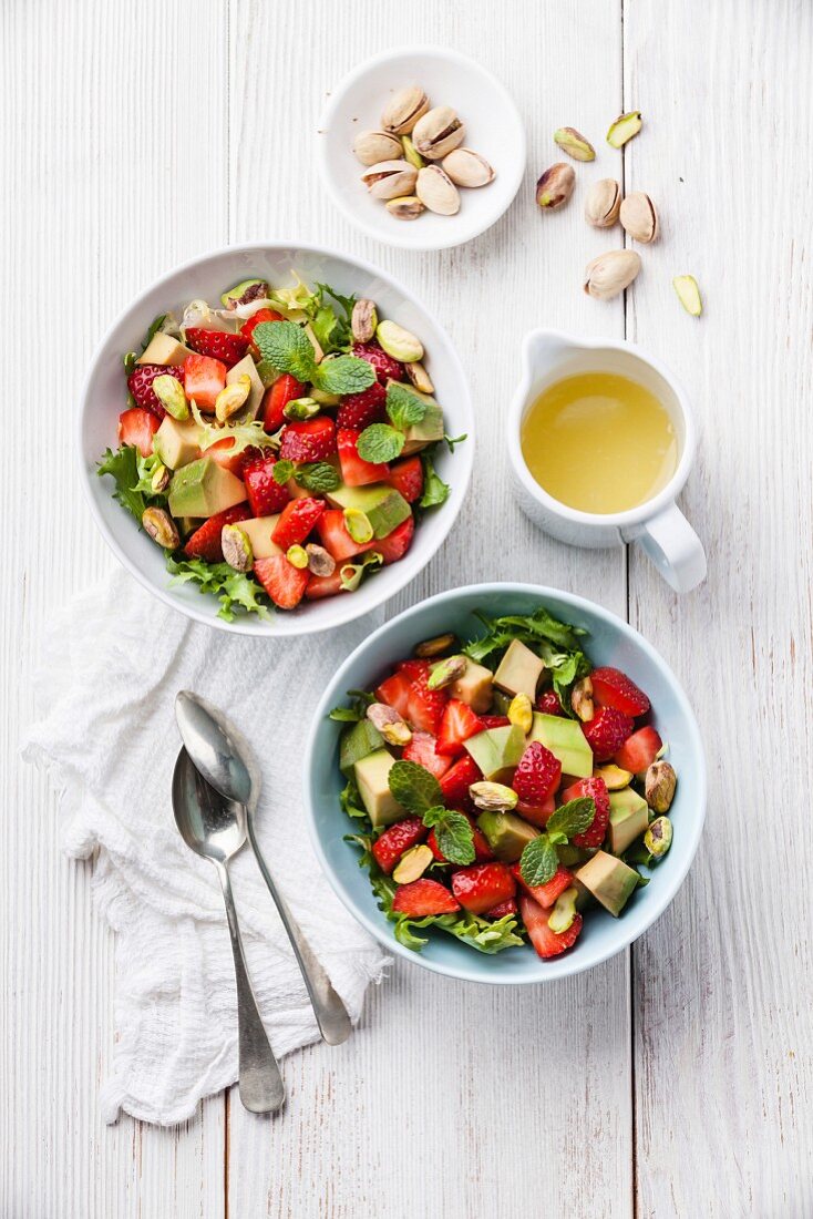 Lettuce salad with avocado and strawberry