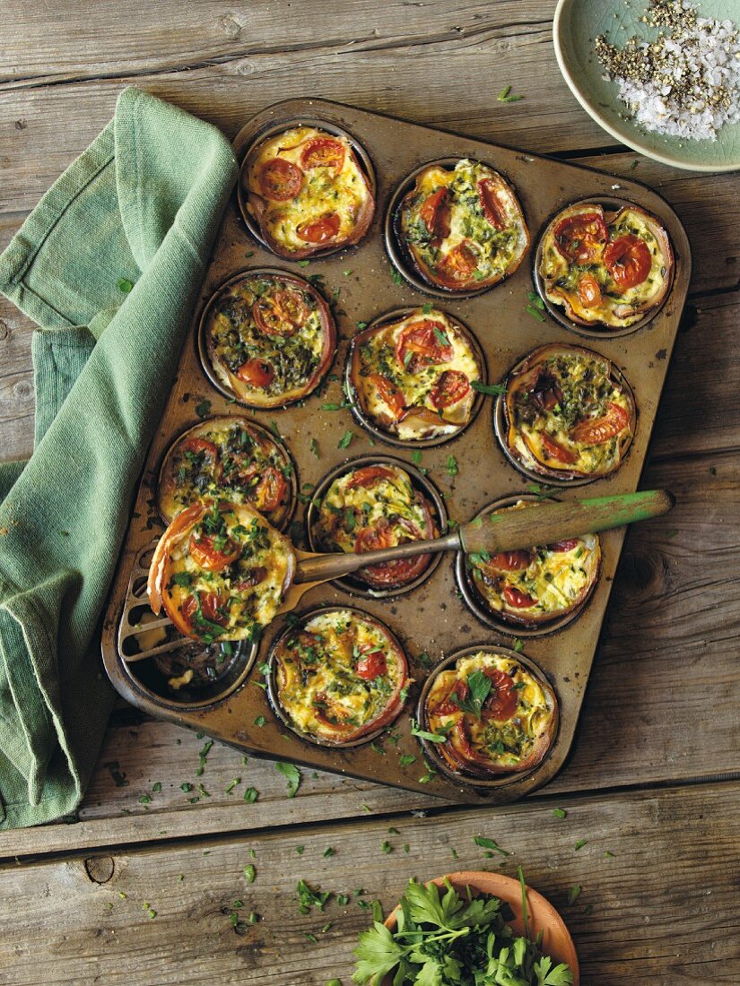 Hearty mini quiches with ground ham