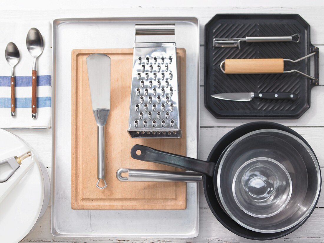 Kitchen utensils for making rostis
