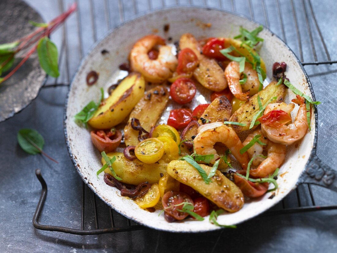 Potatoes with shrimps and sorrel