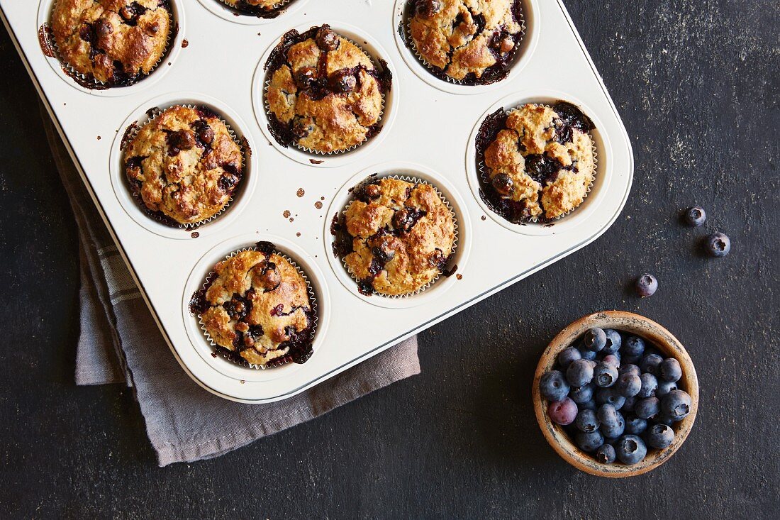 Low-calorie blueberry muffins