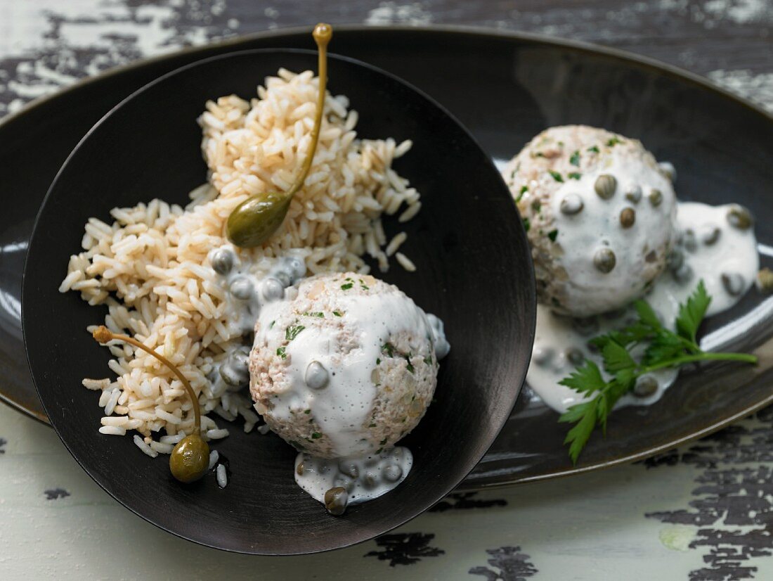 Königsberger Klopse (meatballs in white sauce with capers), rice