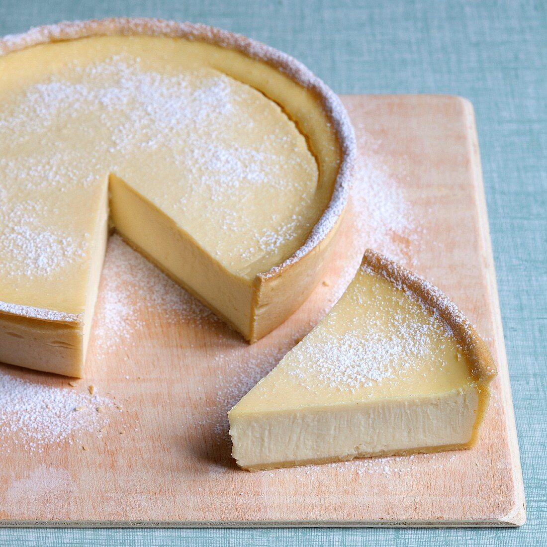 Cheesecake with icing sugar