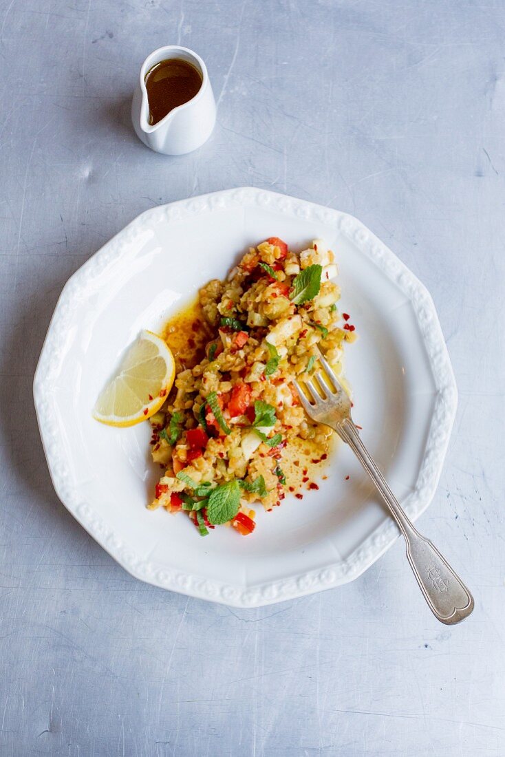 Lentil salad with red pepper and mint