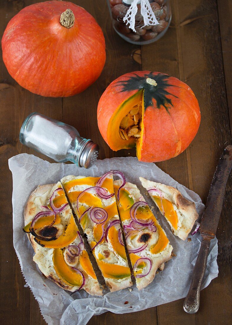 Tarte flambée with pumpkin and onions