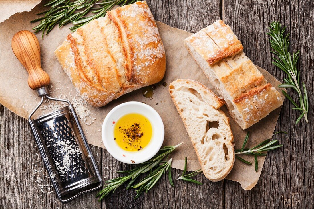 Ciabatta-Brot mit Rosmarin und Olivenöl