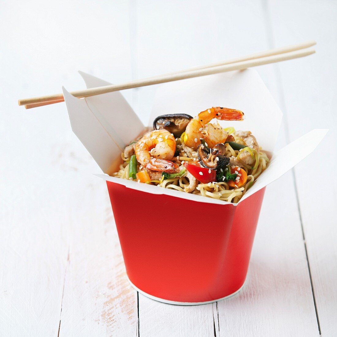 Noodles with shiitake mushrooms, shrimp and pork in sweet and sour sauce