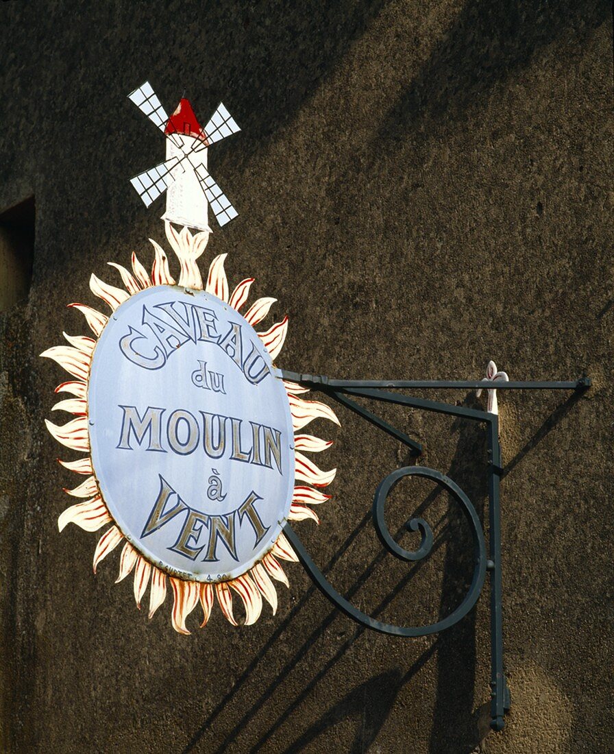 Caveau du Moulin a Vent bei der Windmühlenruine im Beaujolais