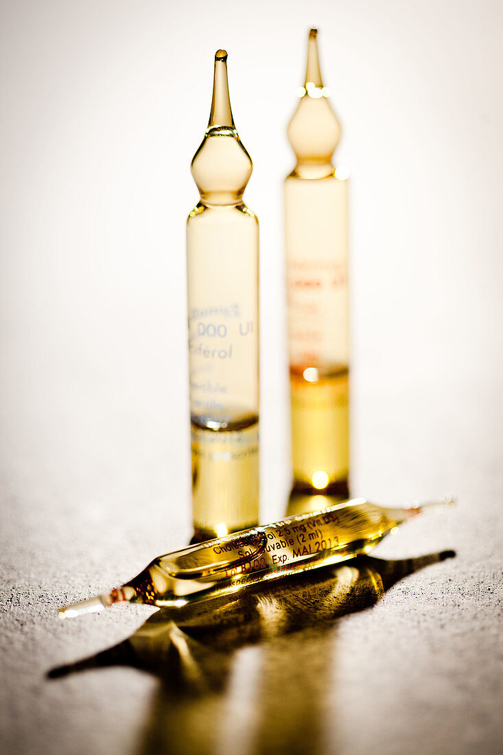 Glass ampoules of vitamin D
