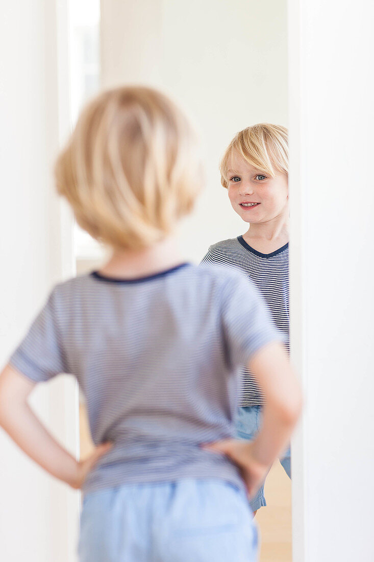 Child in front of mirror