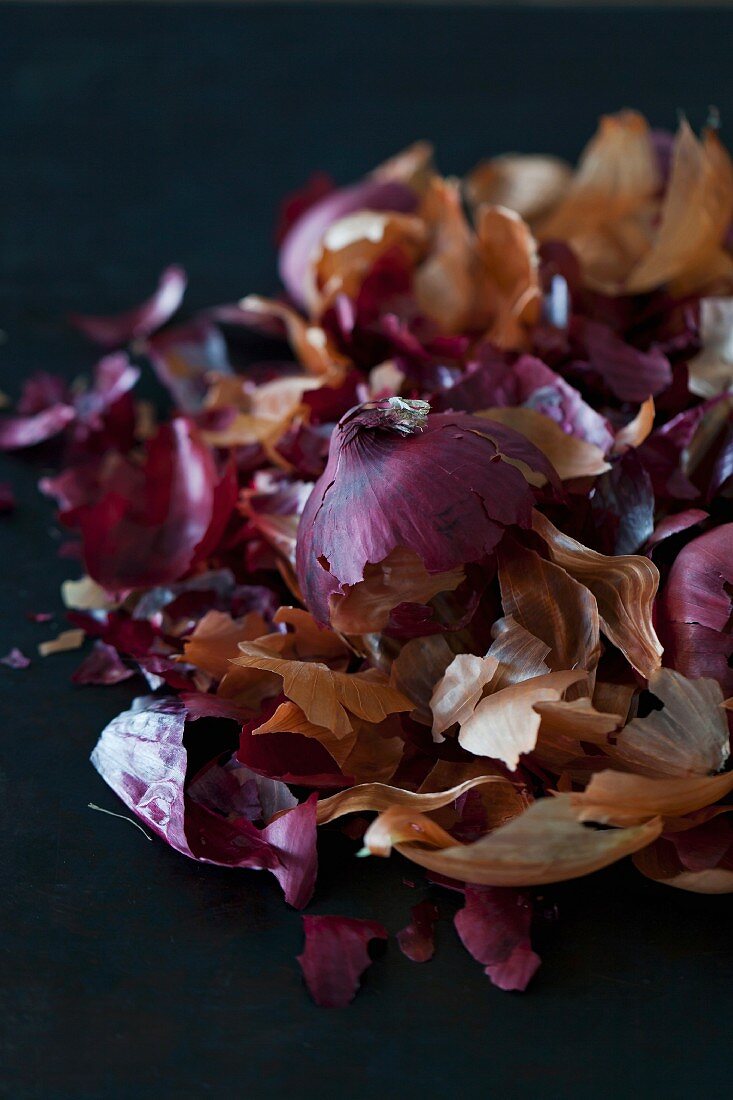 Onion skins for natural Easter eggs dye