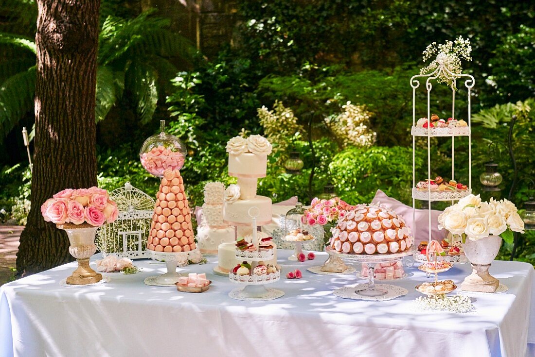 Cake buffet for a wedding in a garden