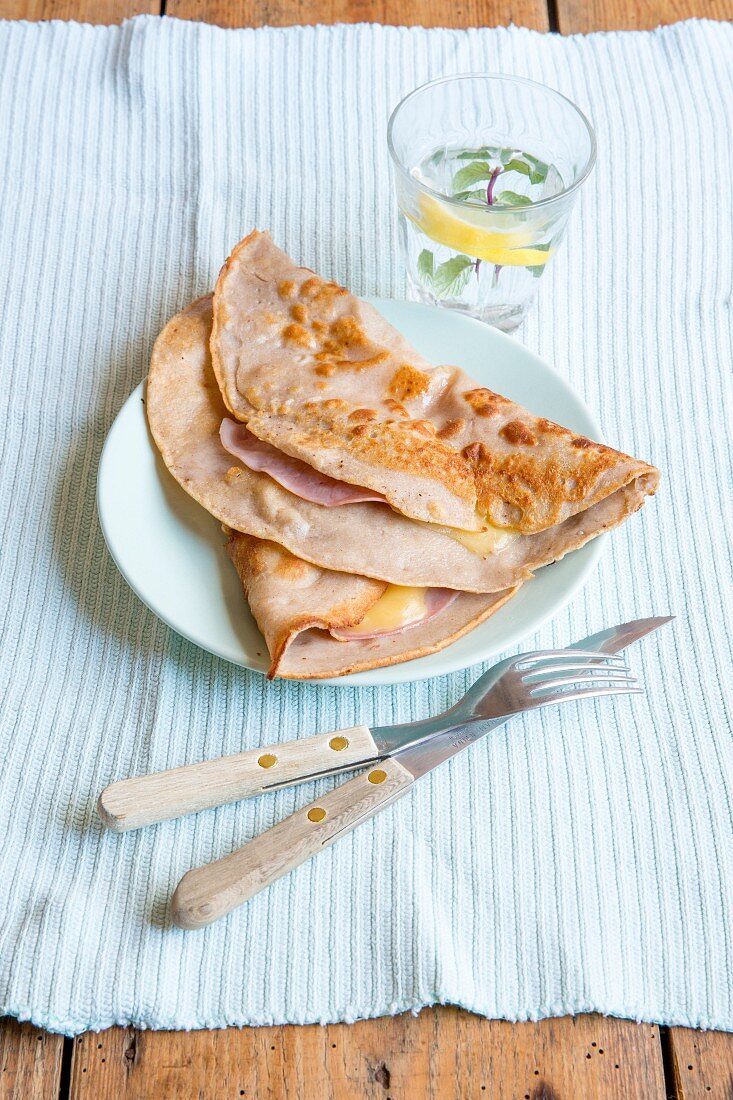 Buchweizencrepes mit Schinken