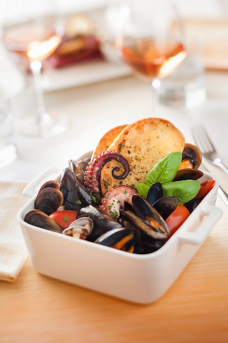 Mussel soup with squid and croutons (Italy)