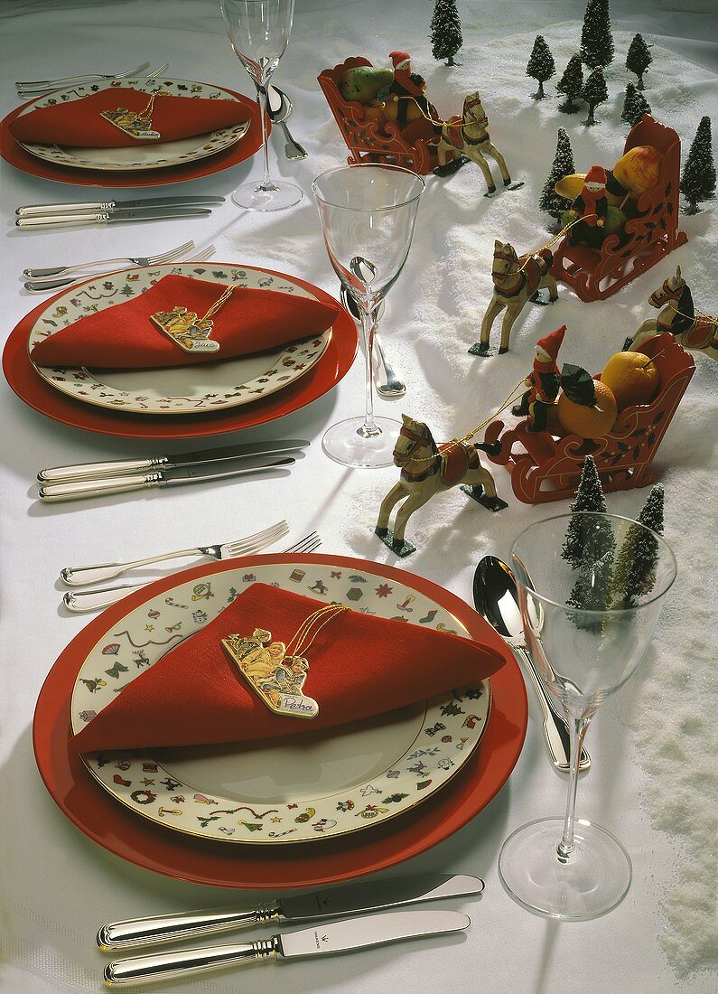 Christmnas Table Setting with Festive Decorations