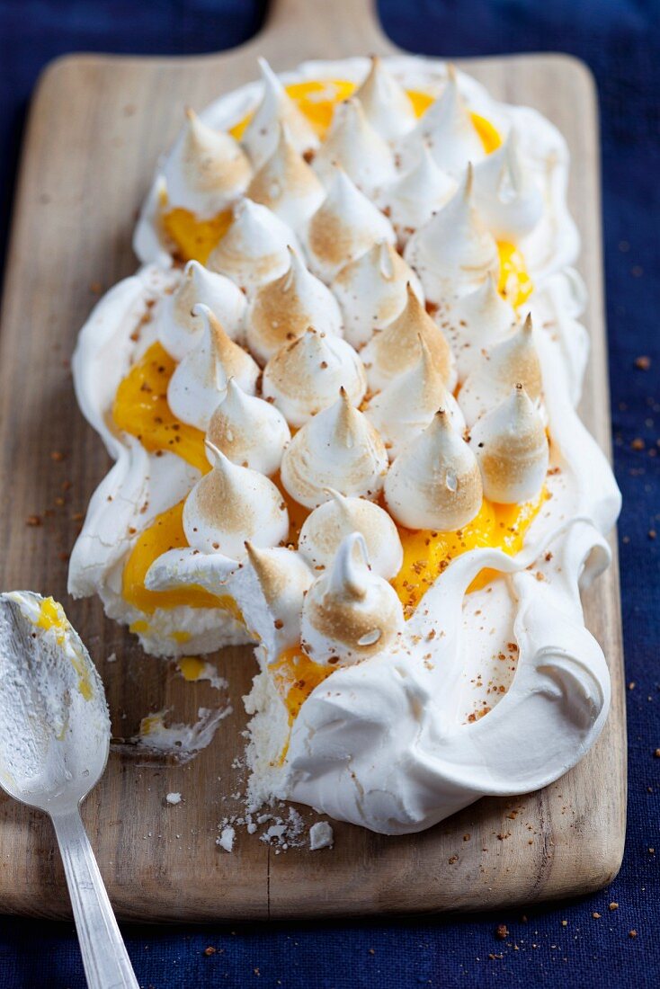 Pavlova mit Lemon Curd