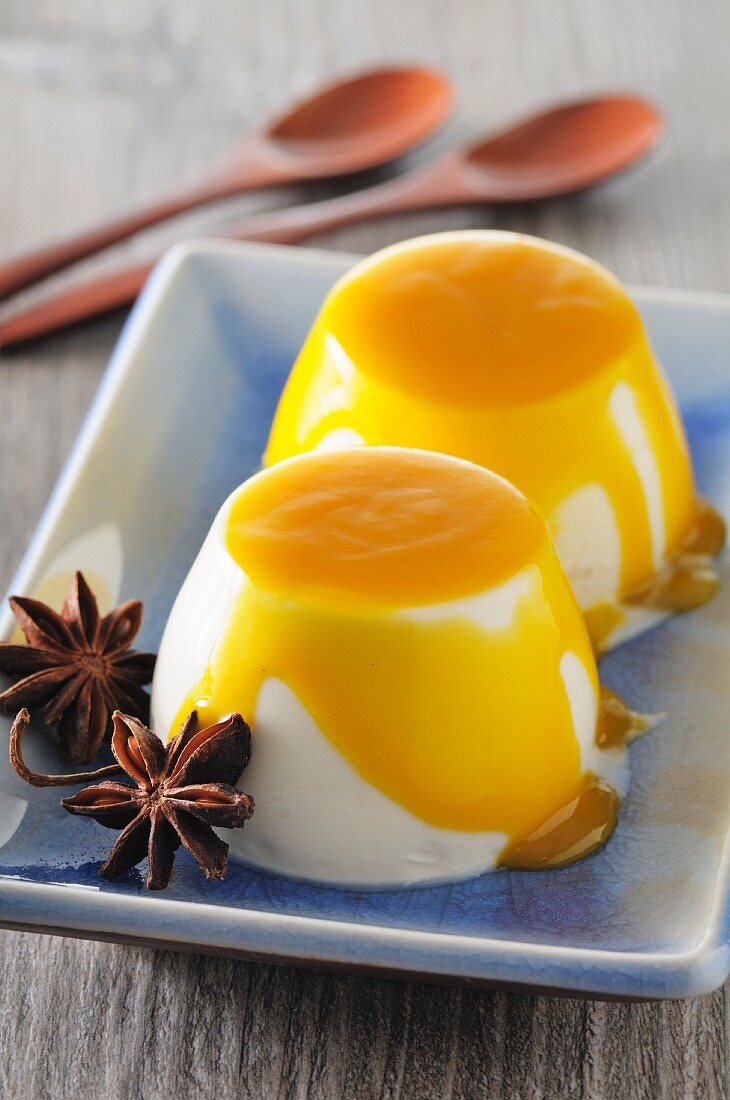 Pannacotta with mango sauce