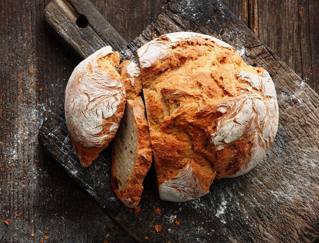 South Tyrolean rustic bread with spices
