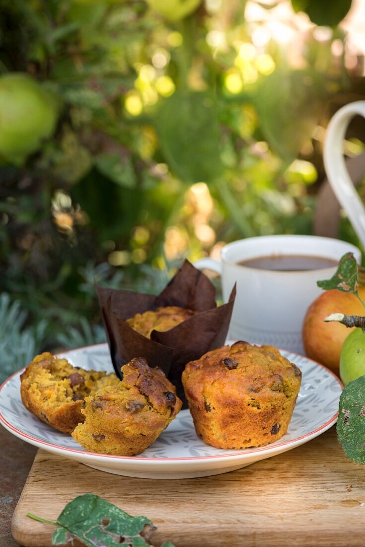 Apple and carrot muffins with raisins