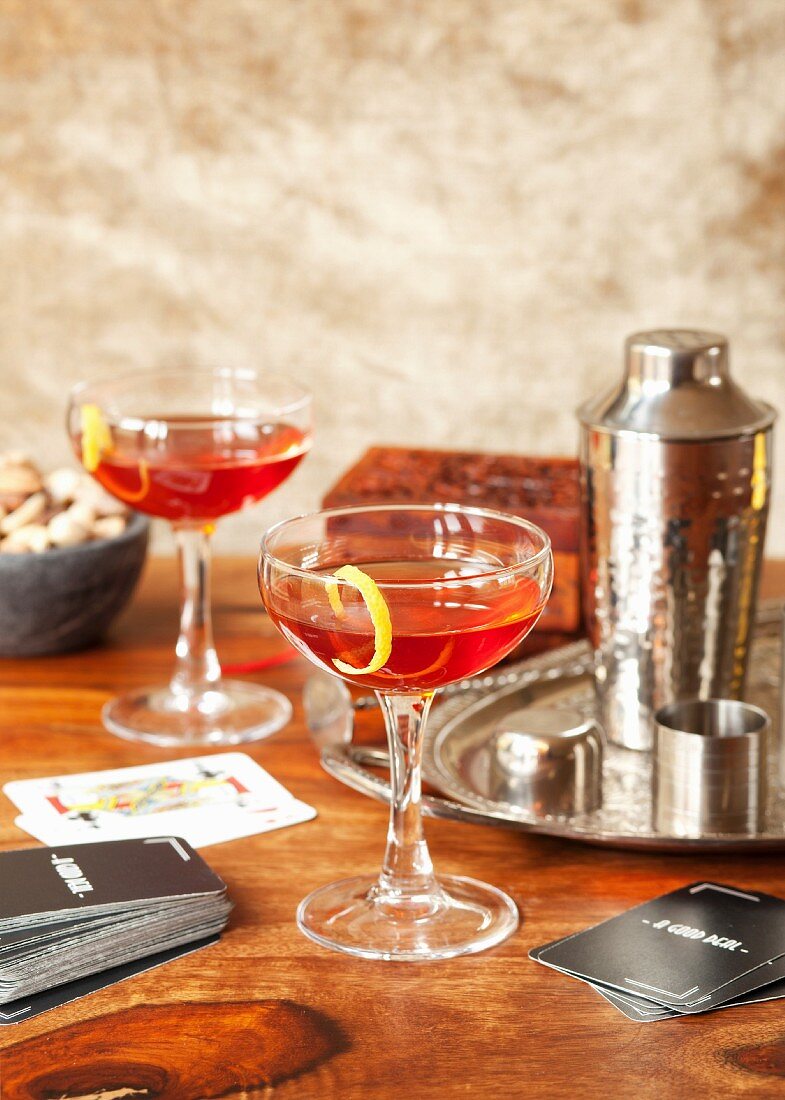Bourbon-Cocktail mit Campari und Amaro