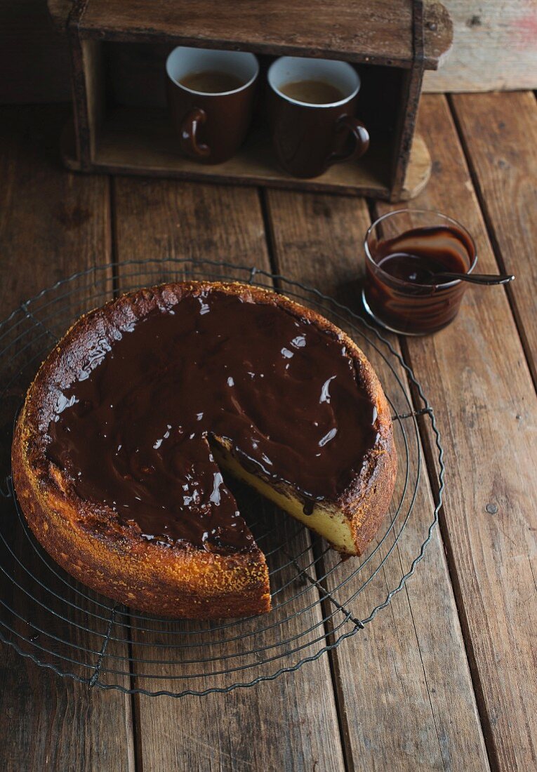 Cheese cake without ground with chocolate glaze
