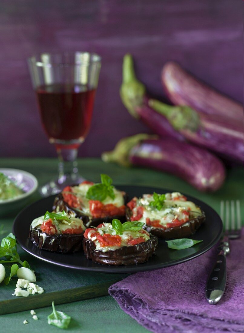 Aubergine pizza (baked aubergine slices)